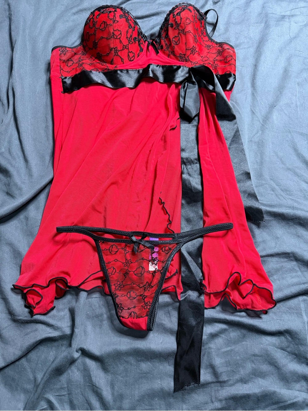 Red Lace Bandeau Chemise with Black Satin Tie